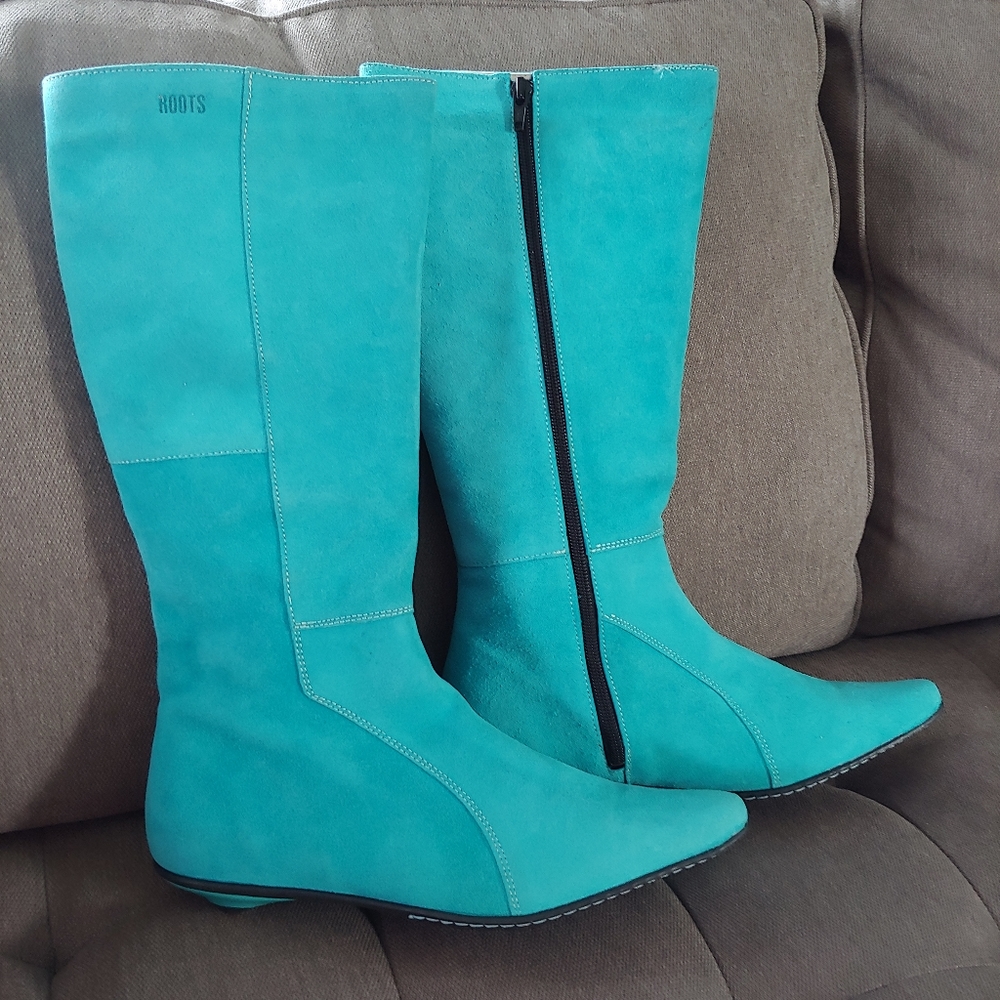 Natural Suede Turquoise Color ROOTS Boots Size 8